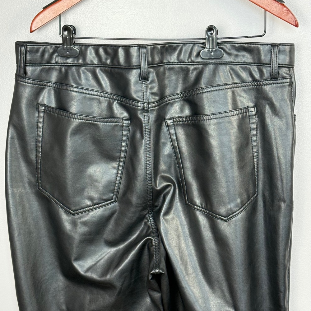 Abercrombie & Fitch 90s Ultra High Rise Straight Pants Women's 18R Black Vegan - Picture 12 of 12